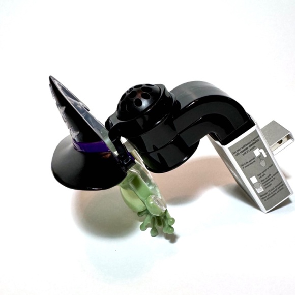 WITCHY FROG Nightlight Wallflowers Plug - Picture 5 of 6